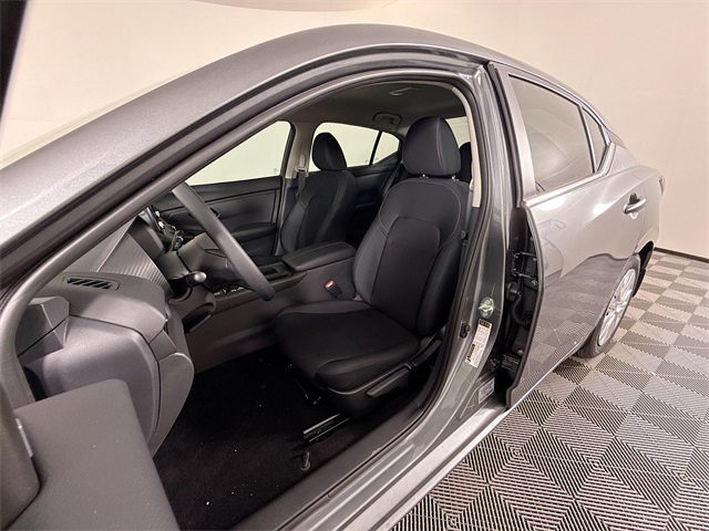 2025 Nissan Sentra S photo 3