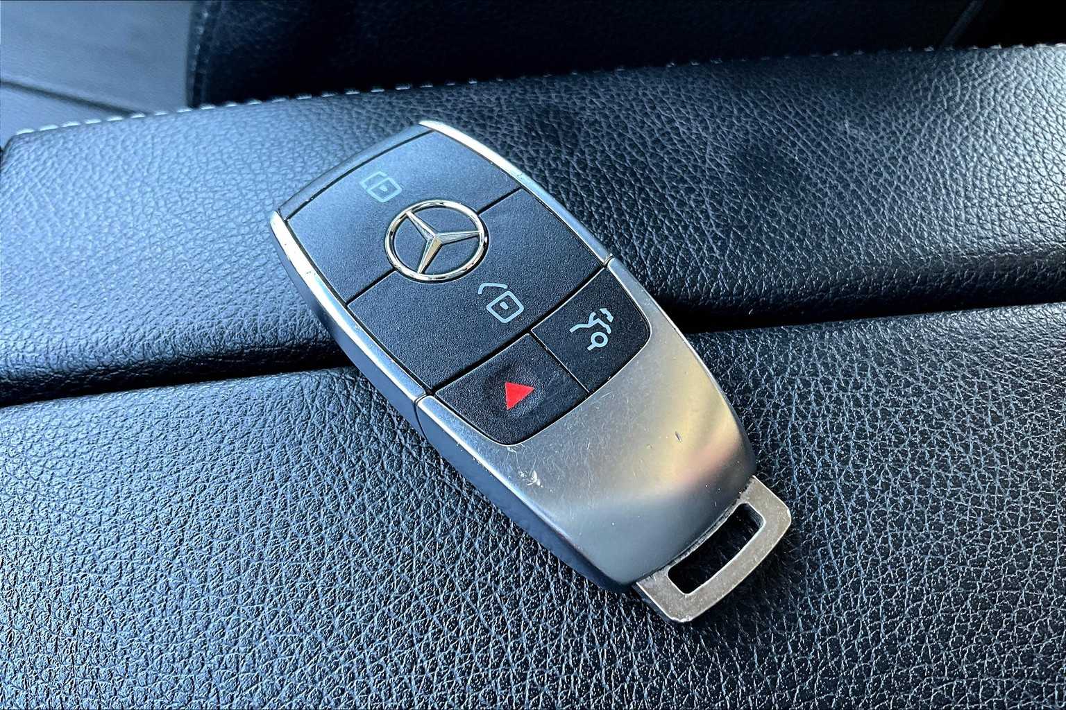 2022 Mercedes Benz EQB 350 4MATIC photo 14