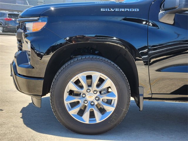 2026 Chevrolet Silverado 1500 Custom photo 4