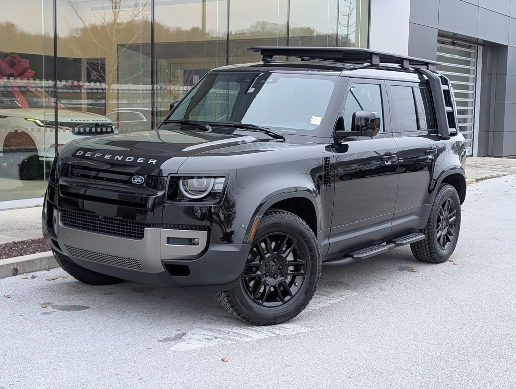 2026 Land Rover Defender S's photo