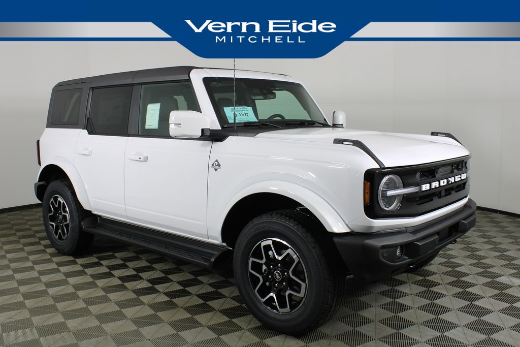 2025 Ford Bronco 4-Door Outer Banks's photo