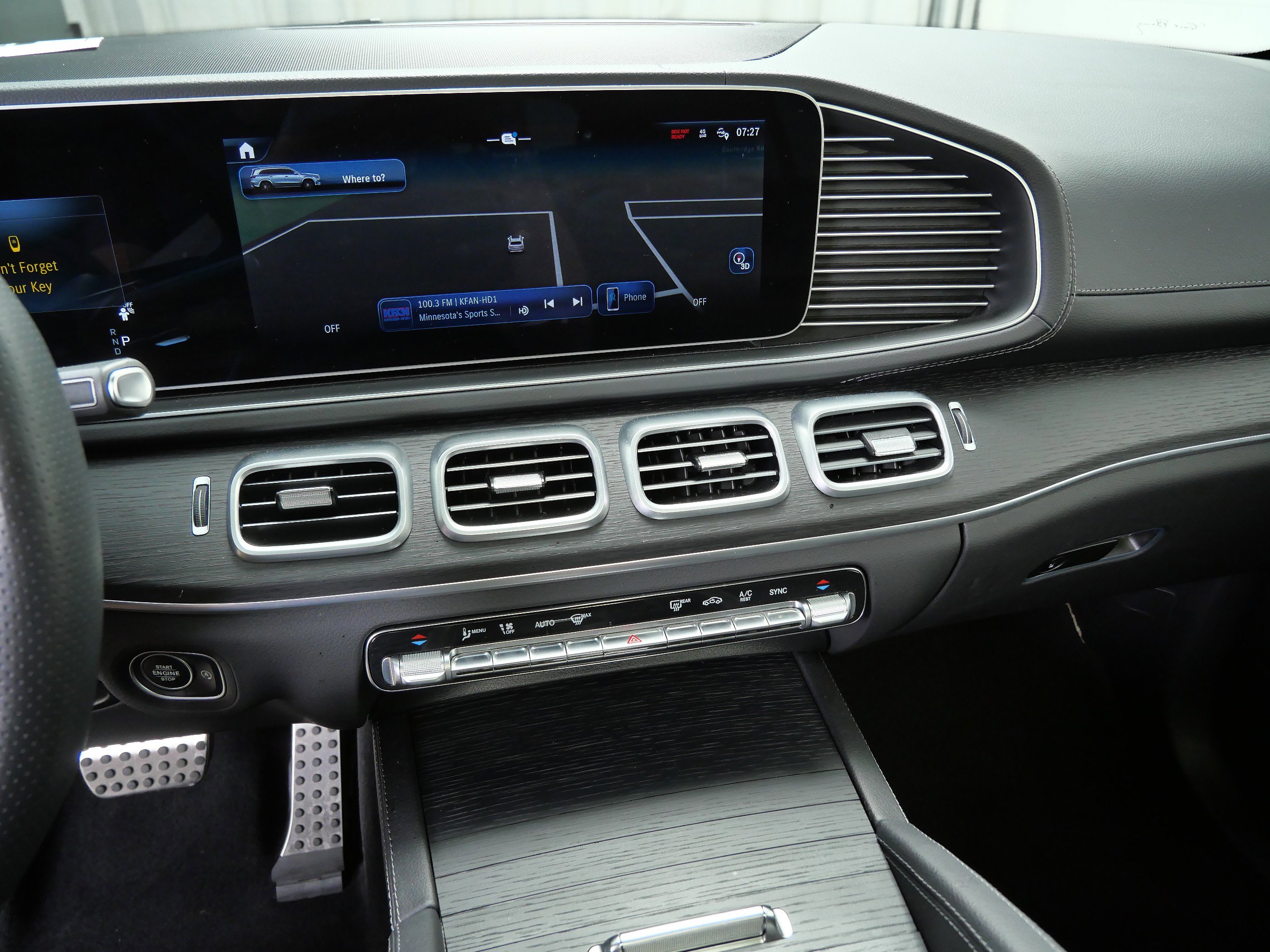 2025 Mercedes Benz GLS 450 4MATIC photo 18