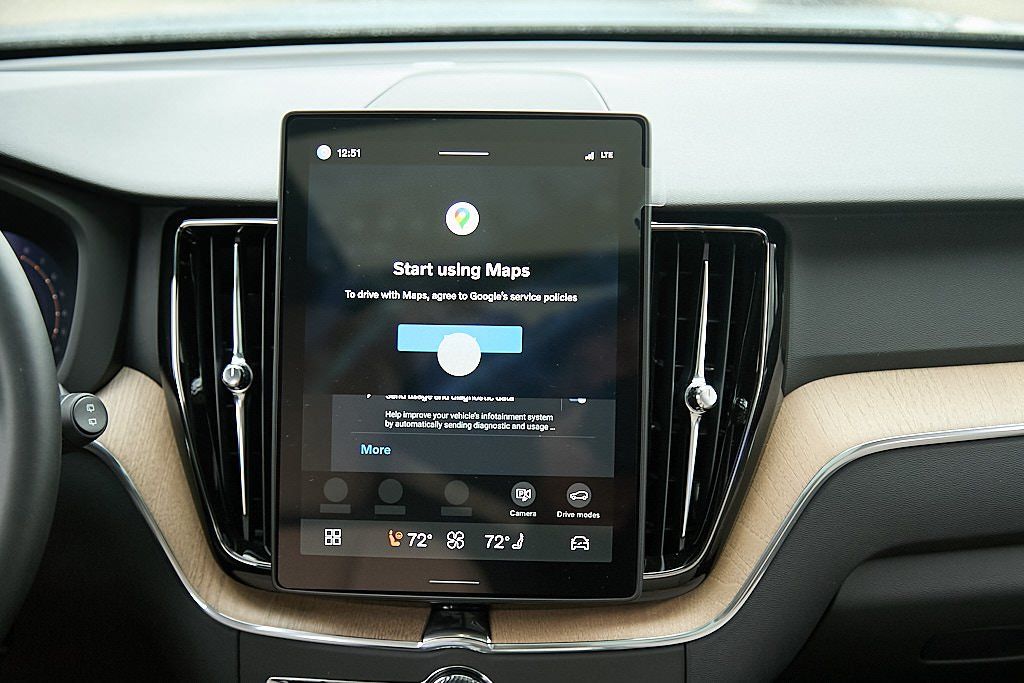 2026 VOLVO XC60 - Image 27