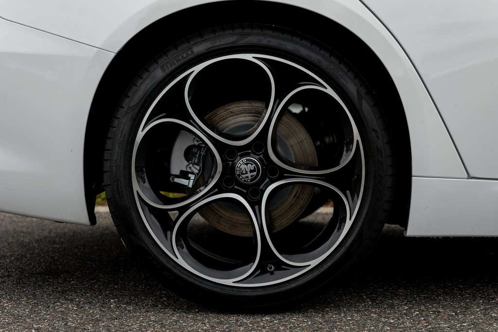 2025 Alfa Romeo Giulia Base photo 5