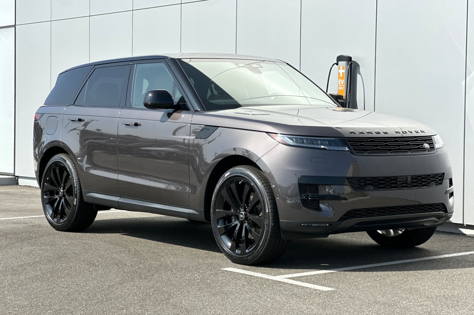 2025 Land Rover Range Rover Sport SE photo 7