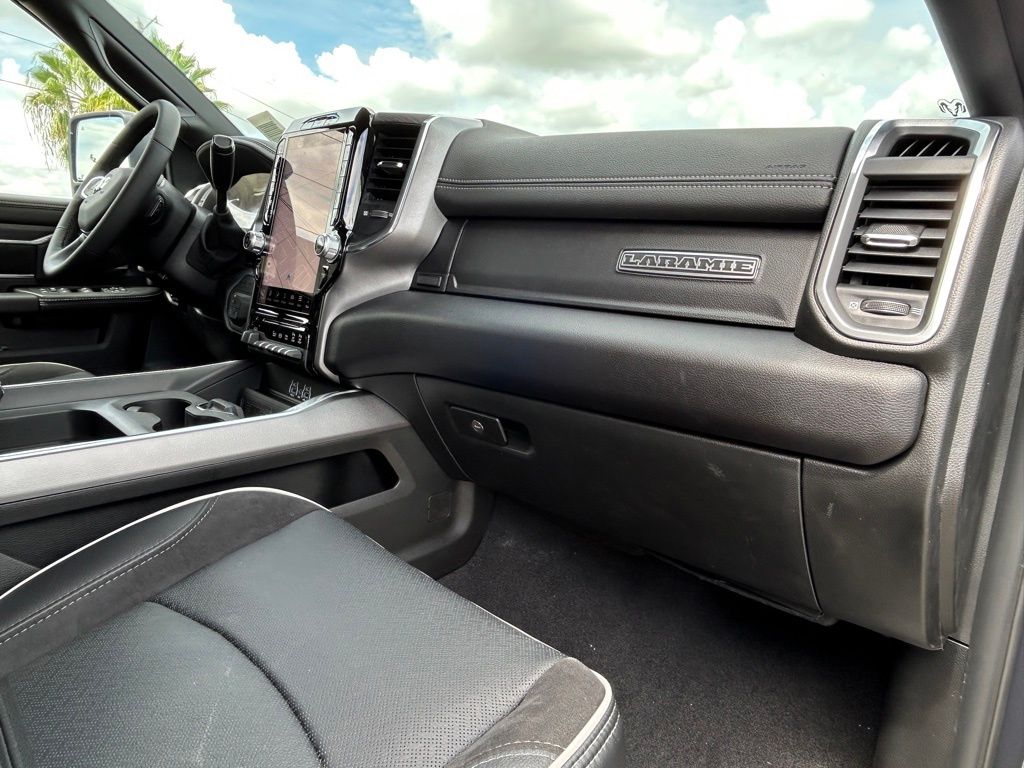 2025 Ram 3500 Laramie photo 31