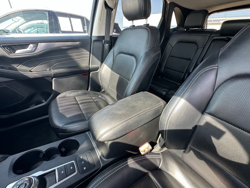 2022 Ford Escape Titanium photo 20