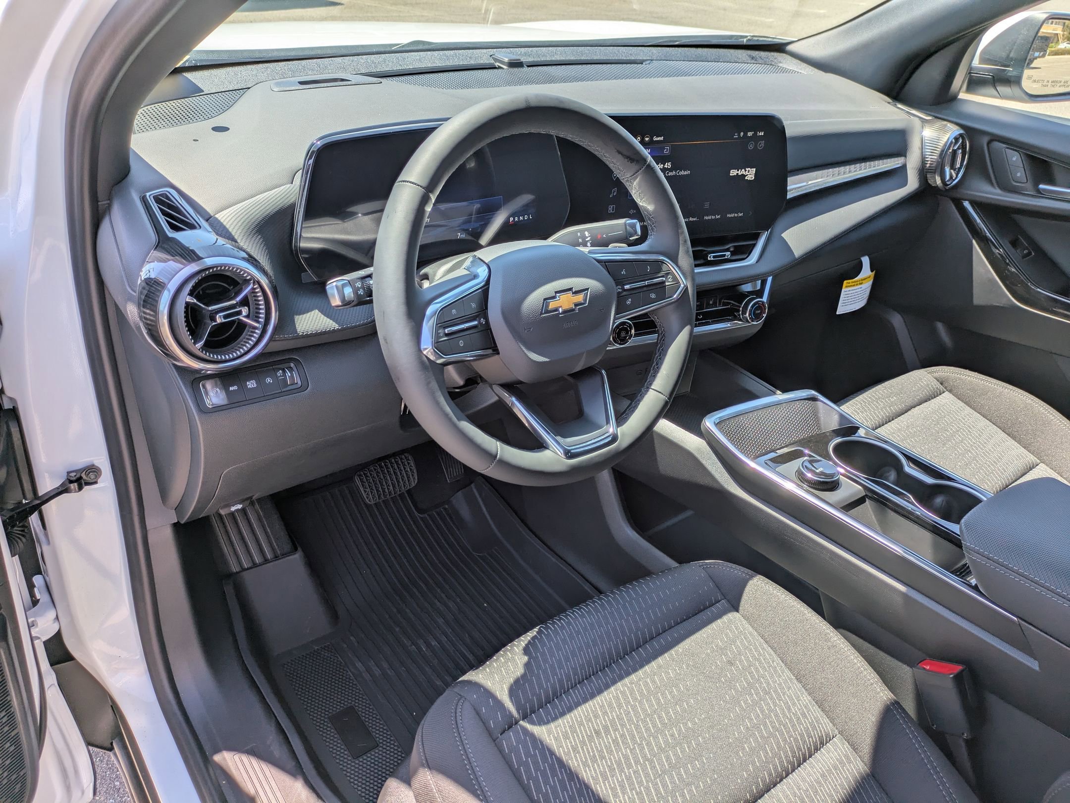 2026 Chevrolet Equinox LT photo 10