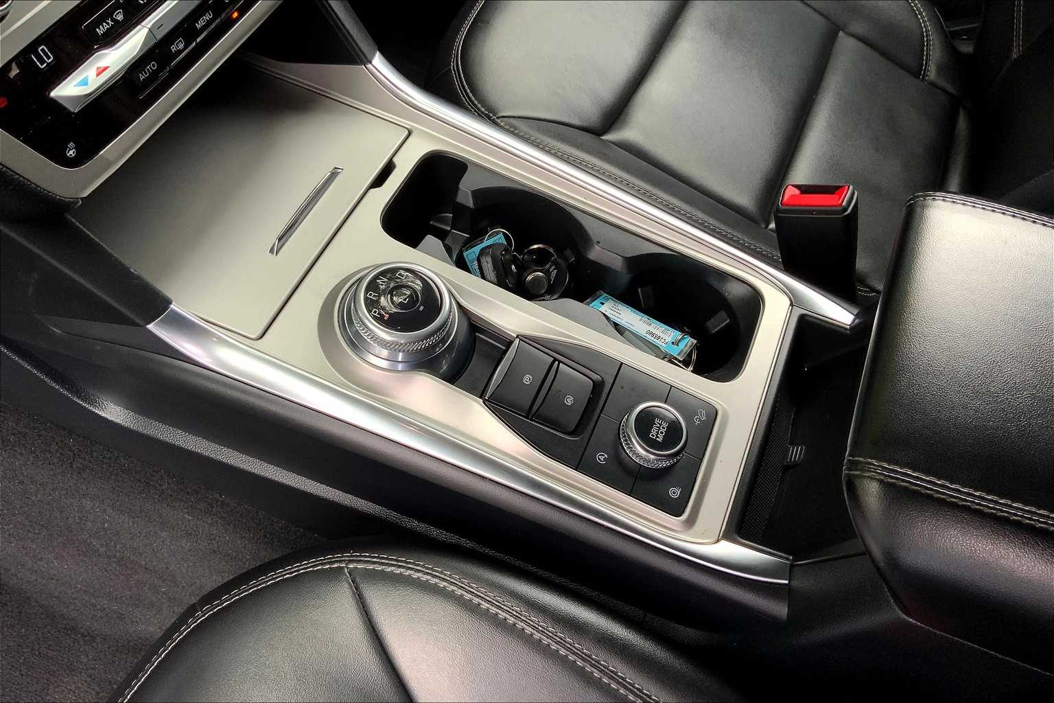 2021 Ford Explorer XLT photo 14