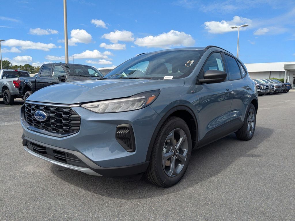 2026 Ford Escape ST-Line photo 6
