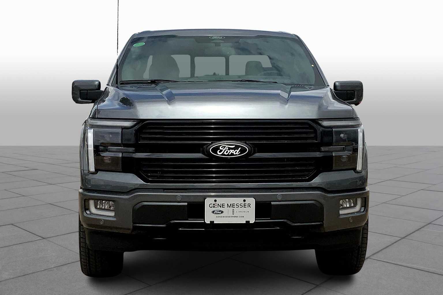 2025 Ford F-150 Platinum photo 2