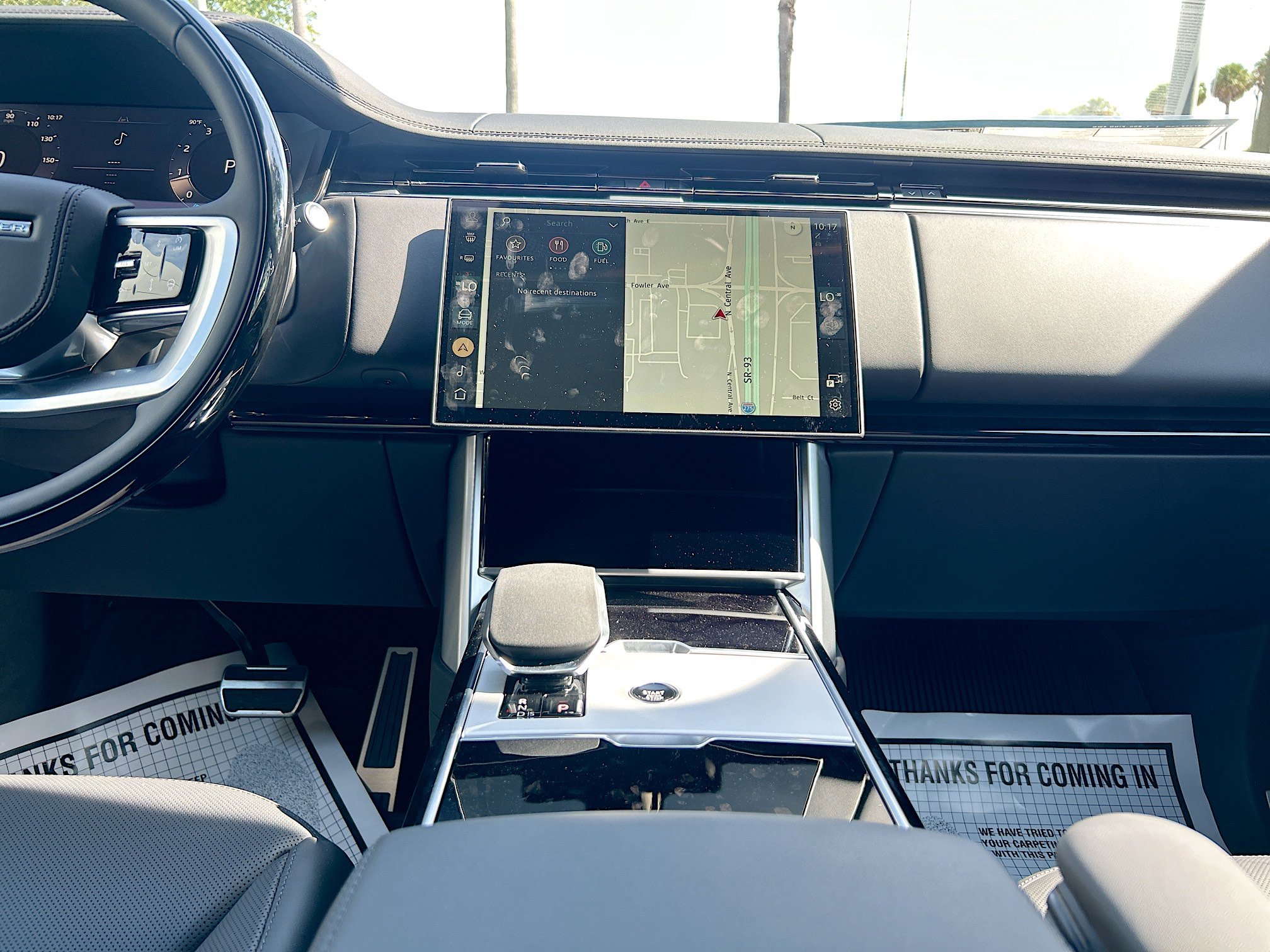2025 Land Rover Range Rover SE photo 15
