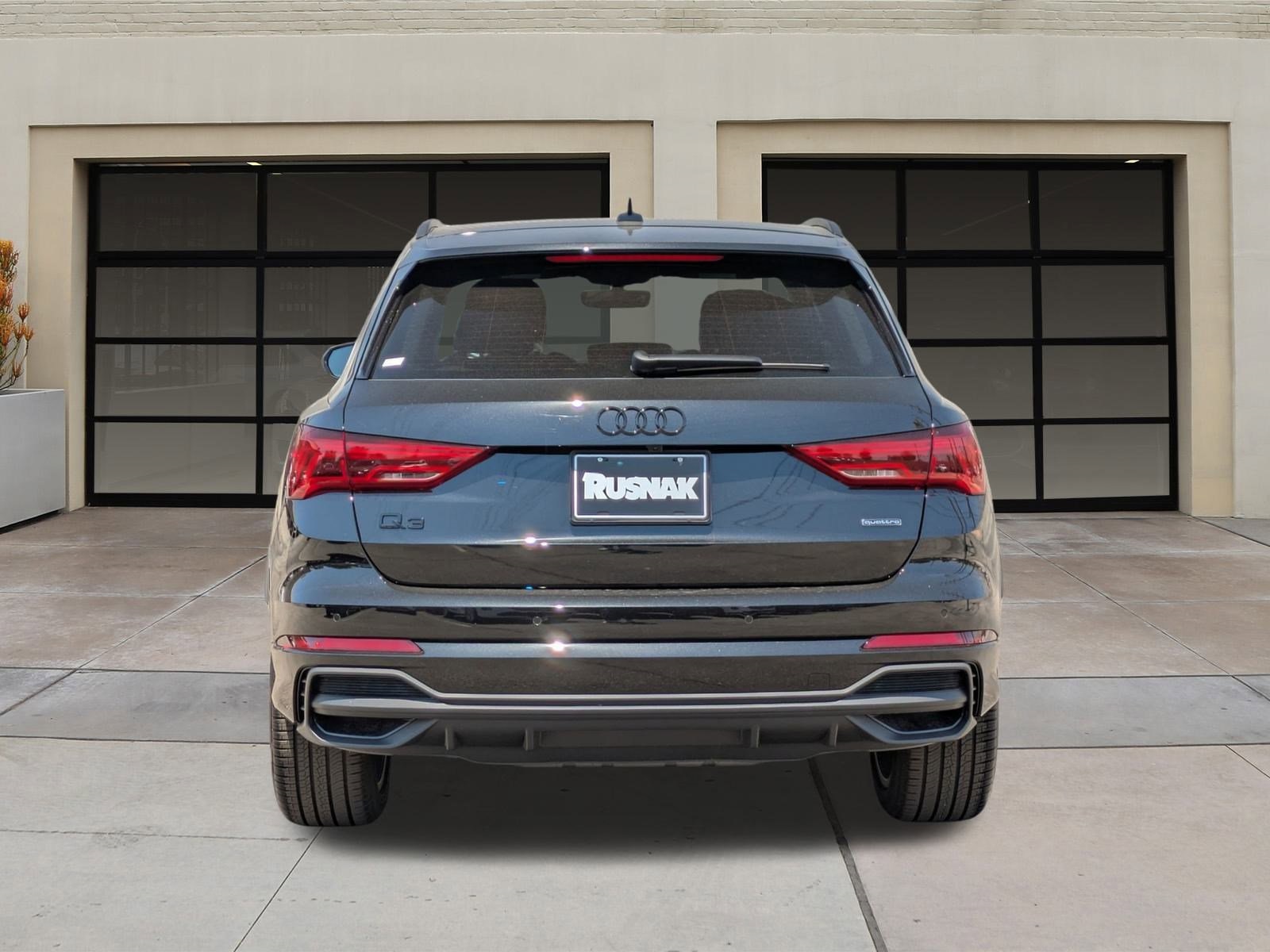 2025 Audi Q3 S line Premium photo 2
