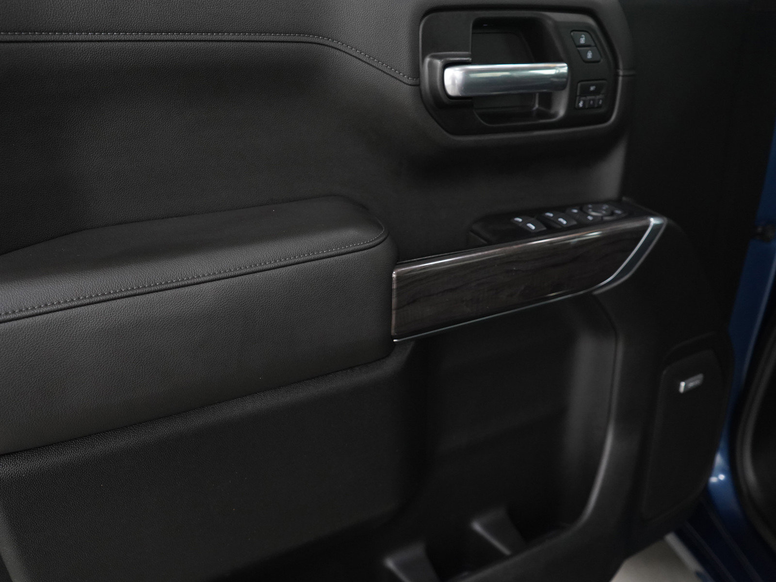2019 Chevrolet Silverado 1500 LTZ photo 14