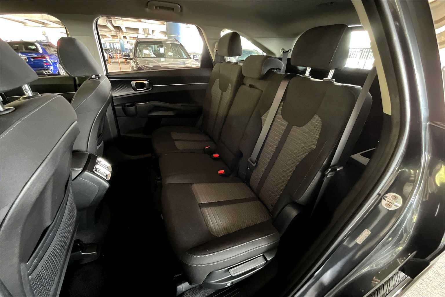 2021 Kia Sorento LX photo 19