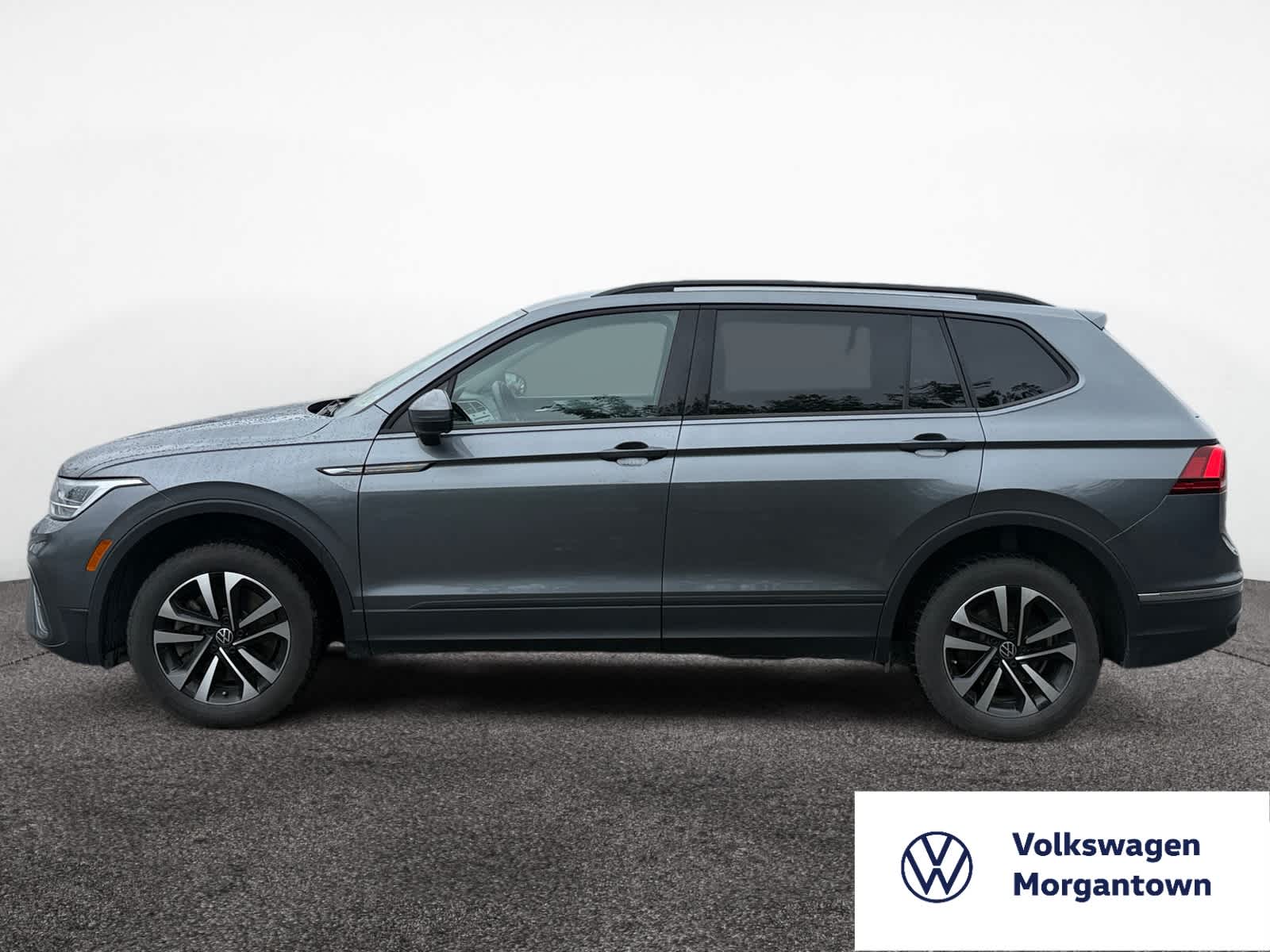 2023 Volkswagen Tiguan S photo 2