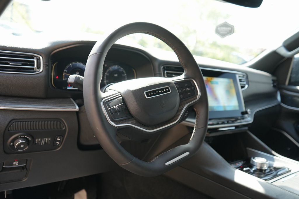 2024 Jeep Wagoneer L Series II photo 18