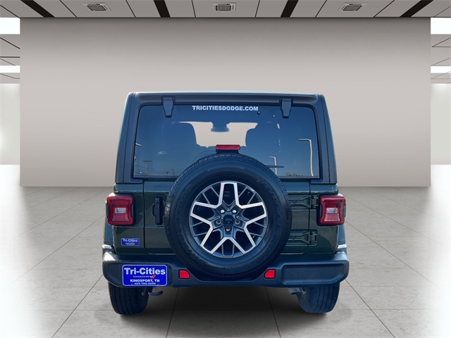 2024 Jeep Wrangler Sahara photo 3