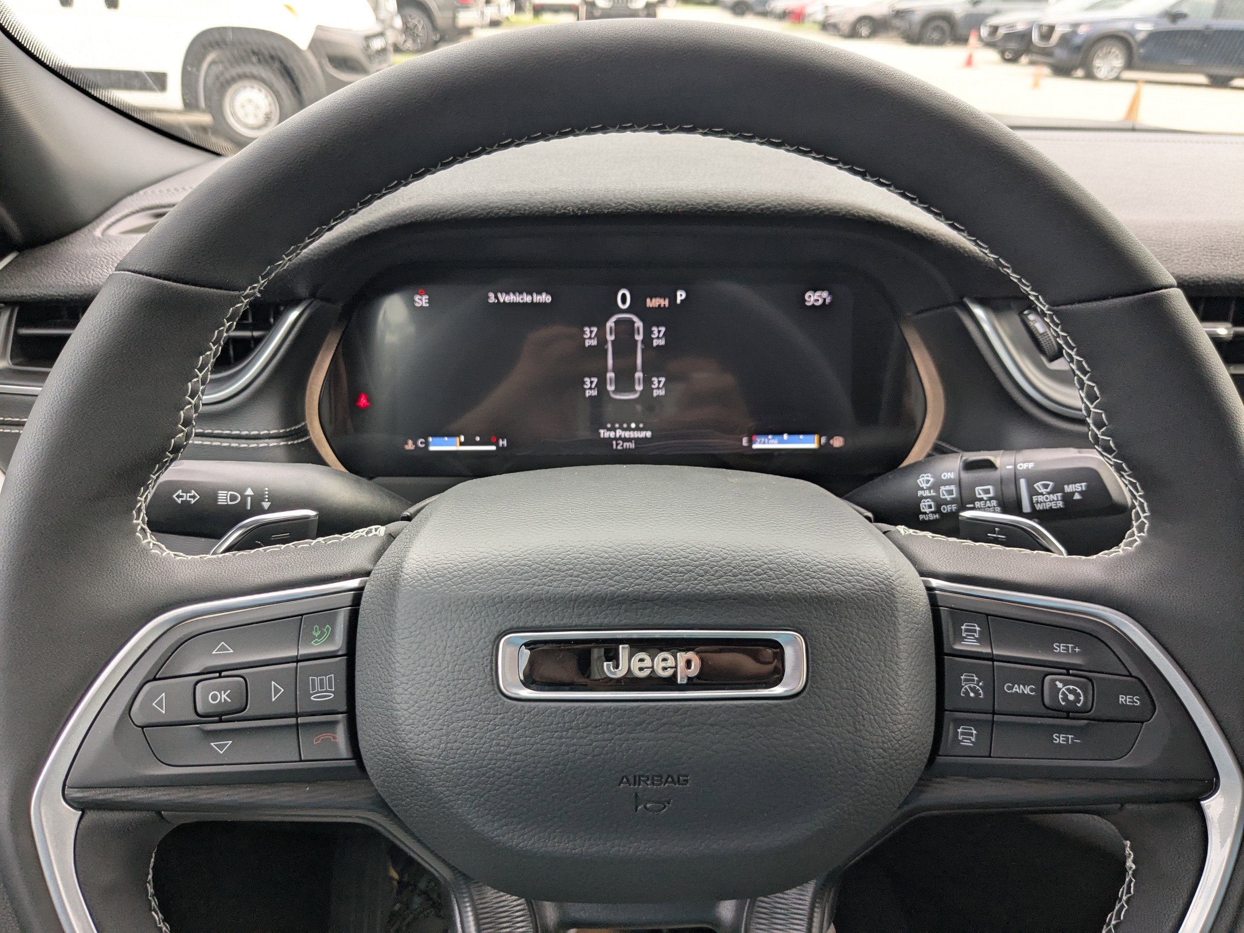2025 Jeep Grand Cherokee Altitude photo 26