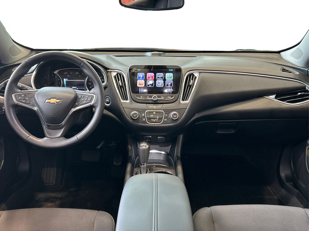 2017 Chevrolet Malibu 1LT photo 25