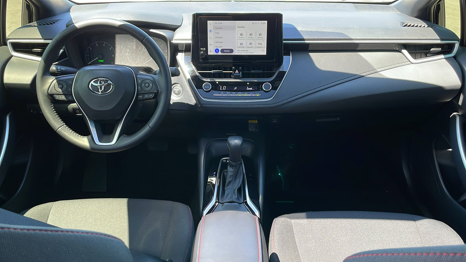 2024 Toyota Corolla Hybrid SE photo 12