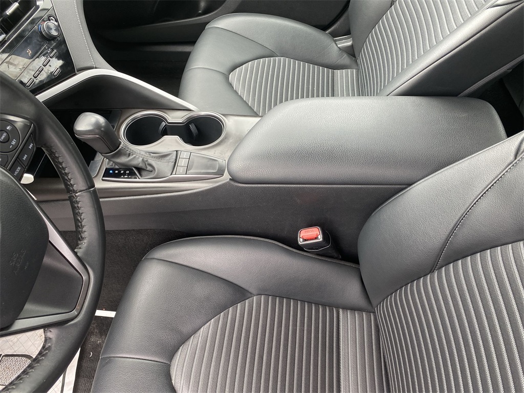2023 Toyota Camry SE photo 23
