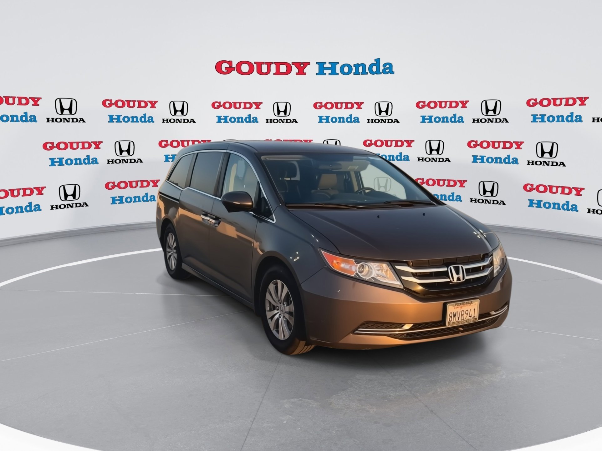 2016 Honda Odyssey SE photo 3