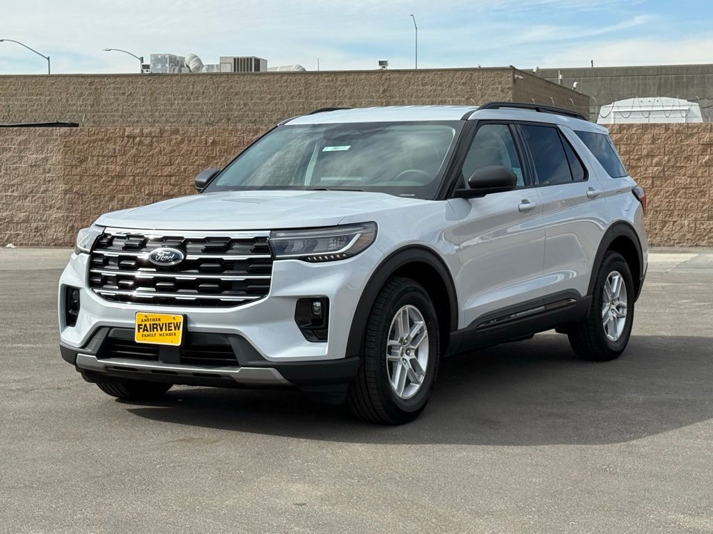2026 Ford Explorer photo 3