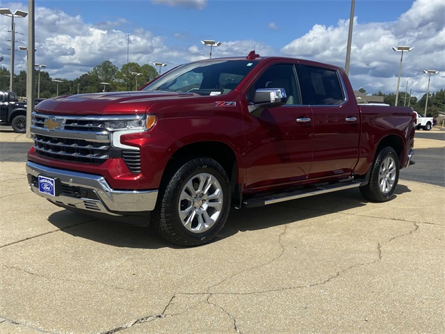 2025 Chevrolet Silverado 1500 LTZ photo 5