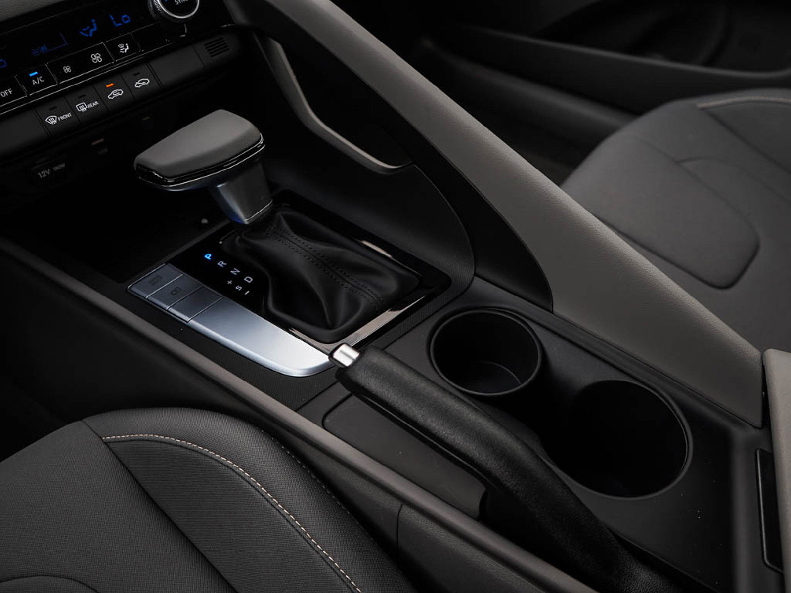 2025 Hyundai Elantra SEL Sport photo 23
