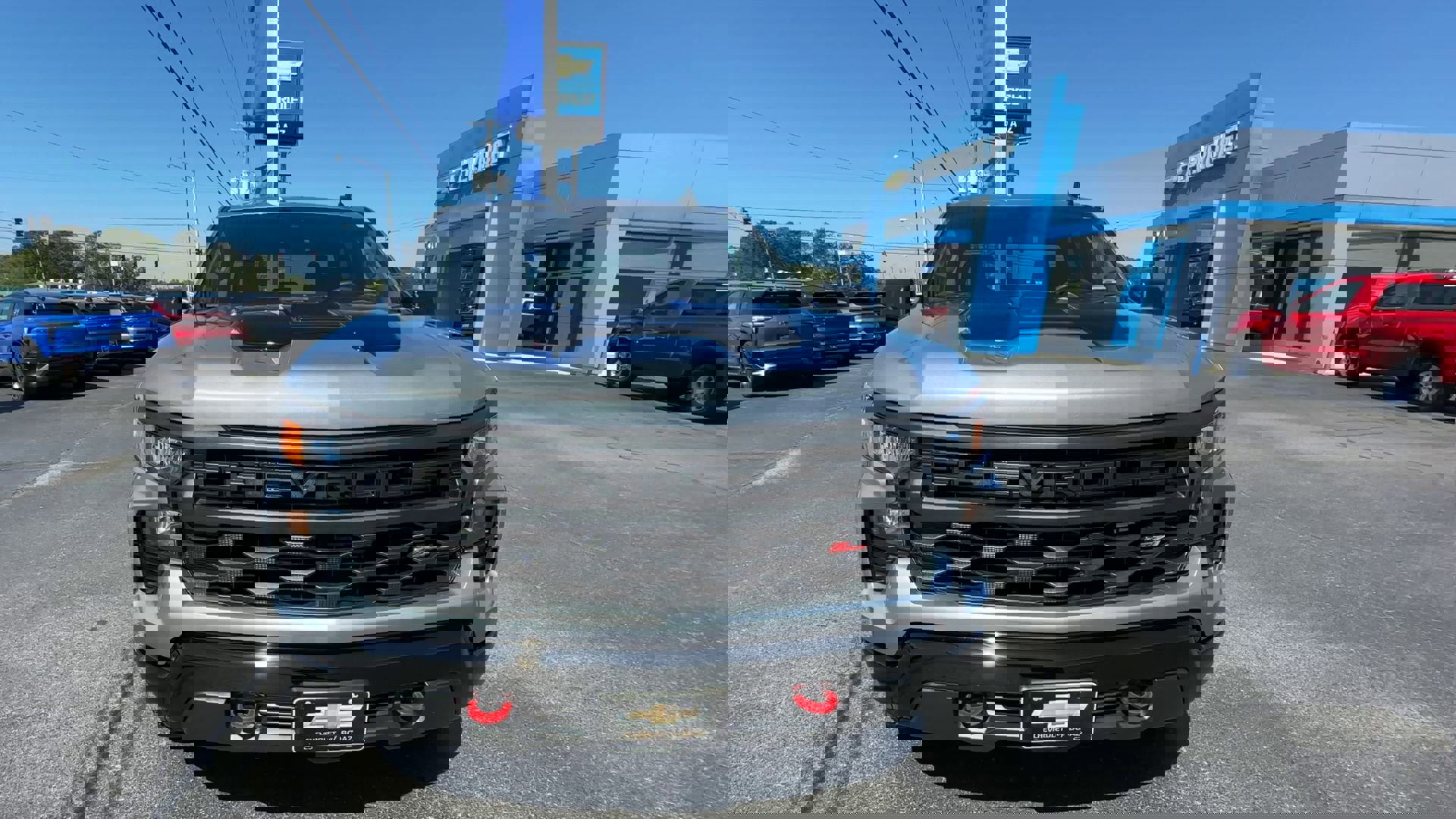 2025 Chevrolet Silverado 1500 Custom photo 3