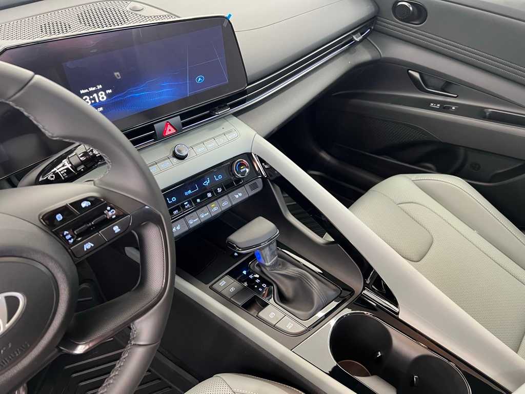 2025 Hyundai Elantra Hybrid Limited photo 39