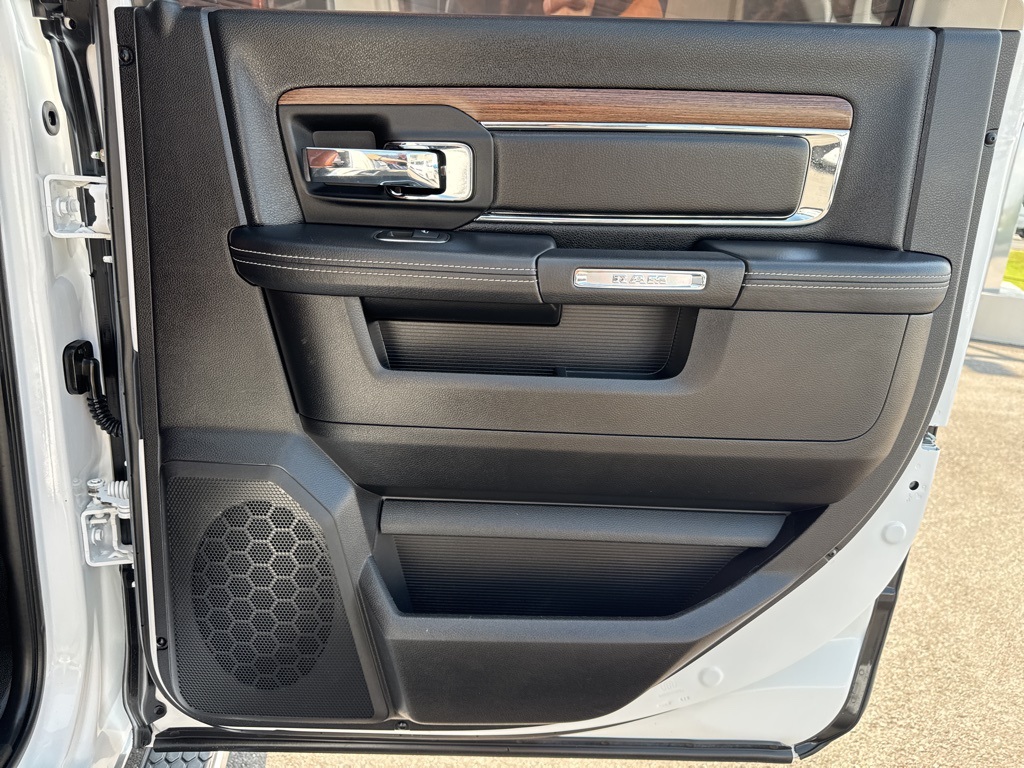 2016 Ram 1500 Laramie photo 12