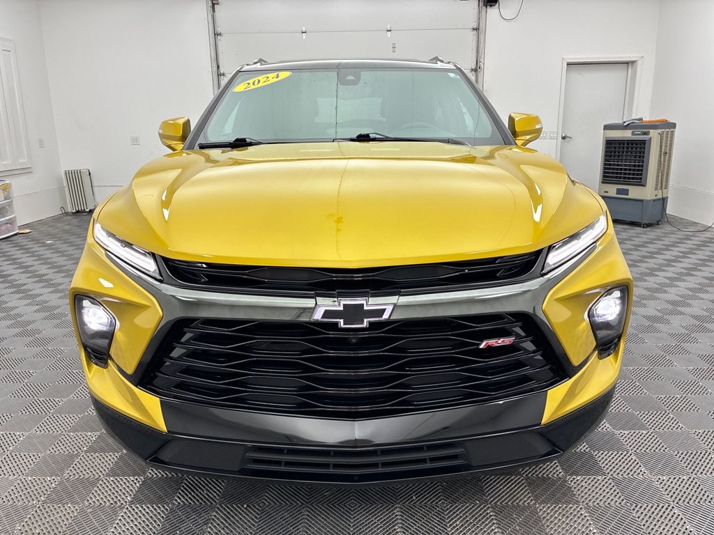 2024 Chevrolet Blazer RS photo 2