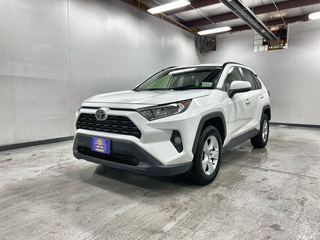 2020 Toyota RAV4 XLE's photo
