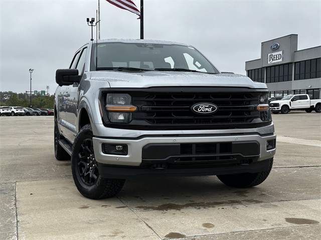 2025 Ford F-150 XLT photo 2