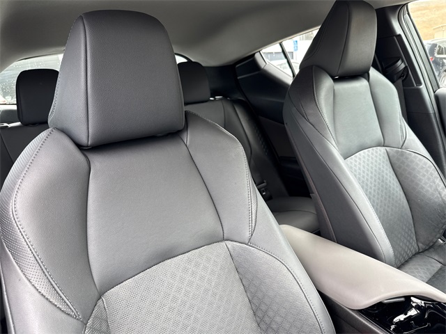 2022 Toyota C-HR Limited photo 16