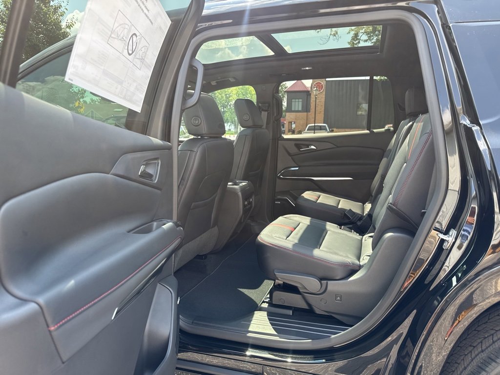 2026 Chevrolet Traverse RS photo 14
