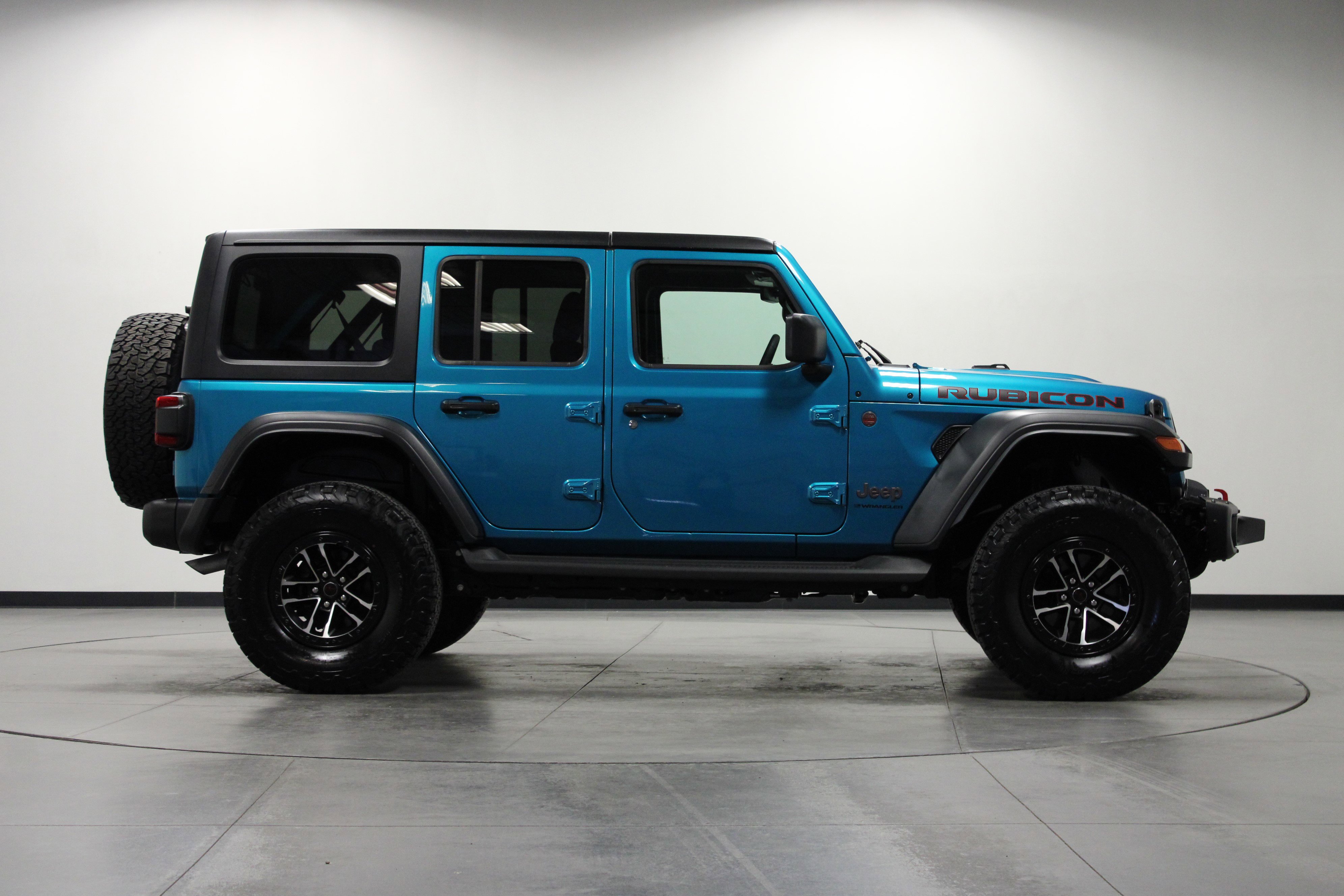 2024 Jeep Wrangler Rubicon photo 2