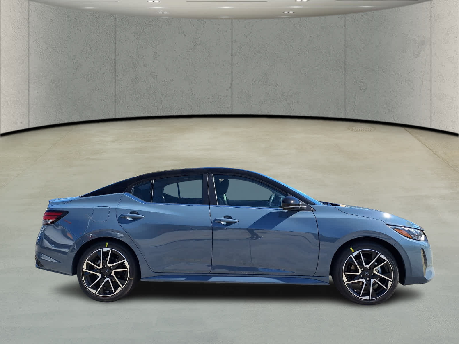 2025 Nissan Sentra SR photo 4