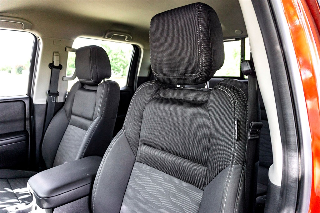 2024 Nissan Frontier SV photo 13