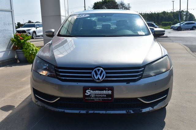 2013 Volkswagen Passat SE photo 2