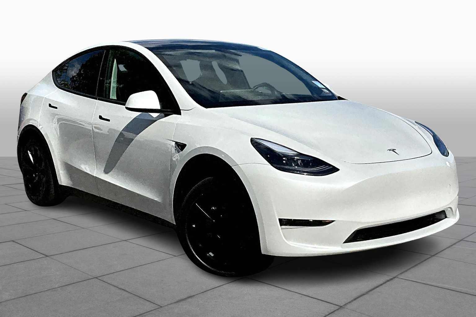 Used 2025 Tesla Model Y Long Range with VIN 7SAYGAEE9SF222892 for sale in Northfield, Minnesota