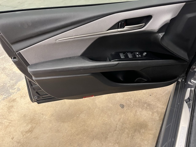 2025 Toyota Camry SE photo 16