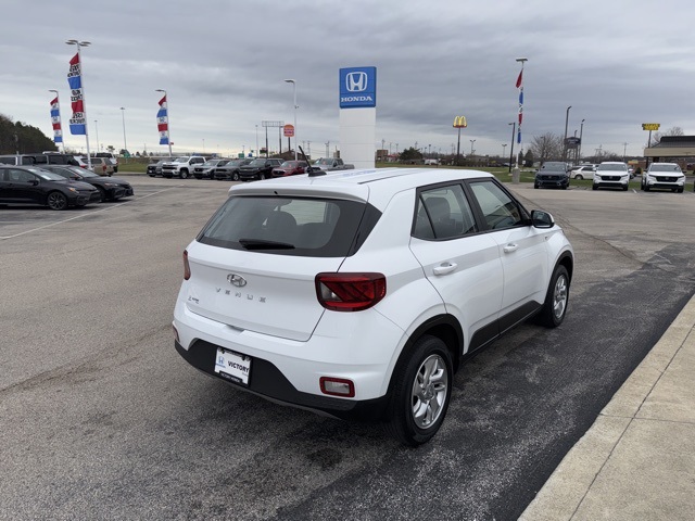 2023 Hyundai Venue SE photo 4