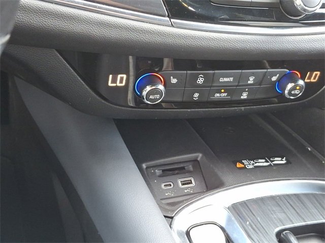 2023 Buick Enclave Essence photo 19