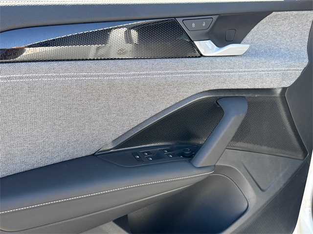 2025 Volkswagen Tiguan S photo 8