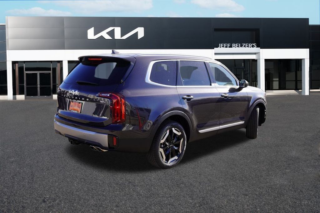 2025 Kia Telluride S photo 3