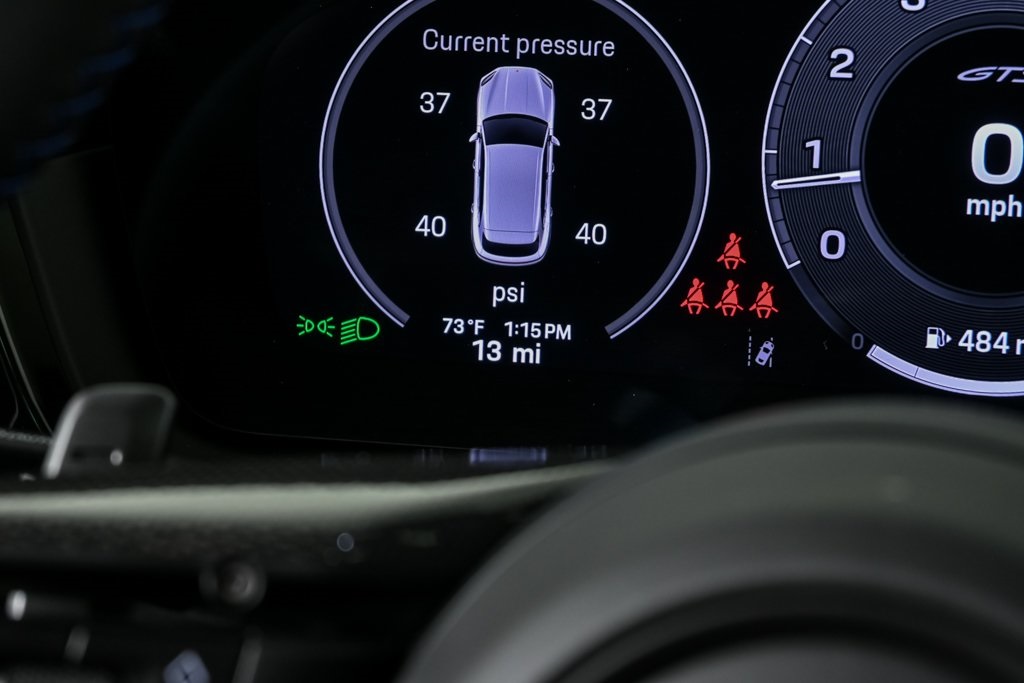 2025 Porsche Cayenne GTS photo 11