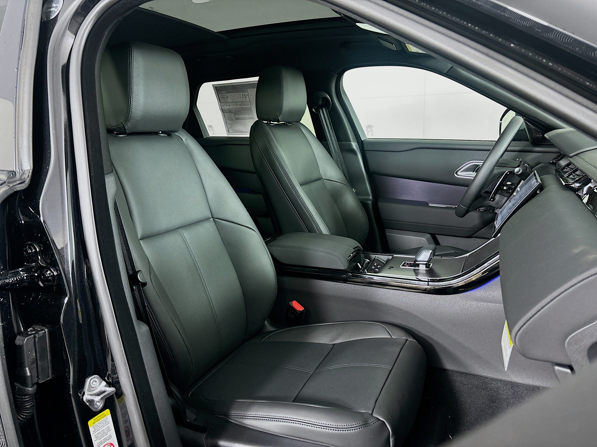 2026 Land Rover Range Rover Velar SE photo 25